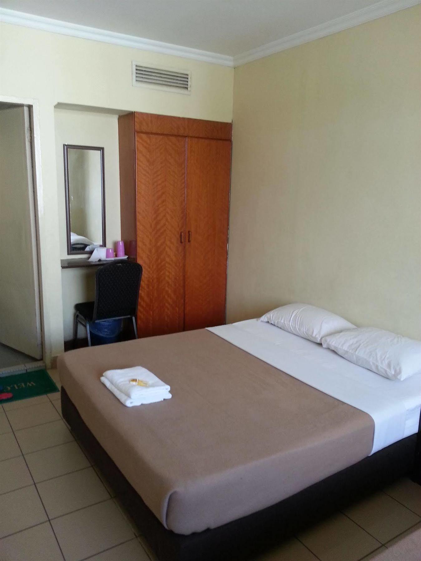Rumah tetamu Iskandar Sinsuran